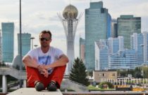 Astana – Noc v hodinovém hotelu města budoucnosti